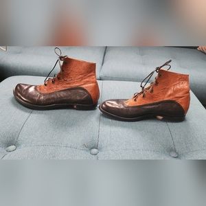 Cydwoq Stick Black/Cognac booties. Size 8.5. Handmade.